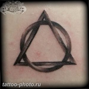 фото тату треугольник с кругом 11.12.2018 №032 - triangle with - tattoo-photo.ru